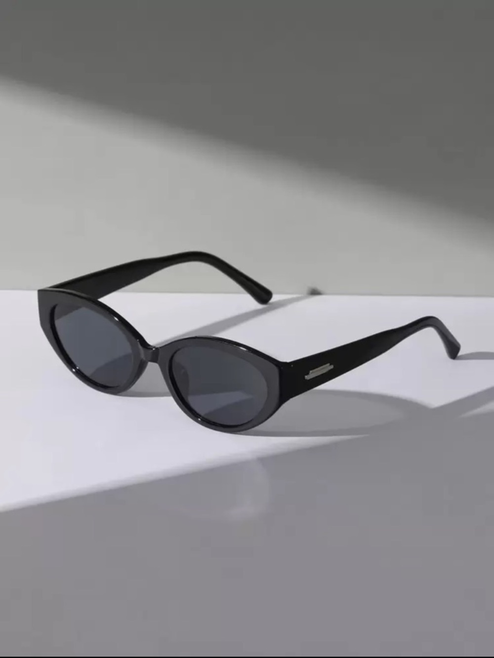 SHEIN Black Cat-Eye Sunglasses with Dark Gray Lenses